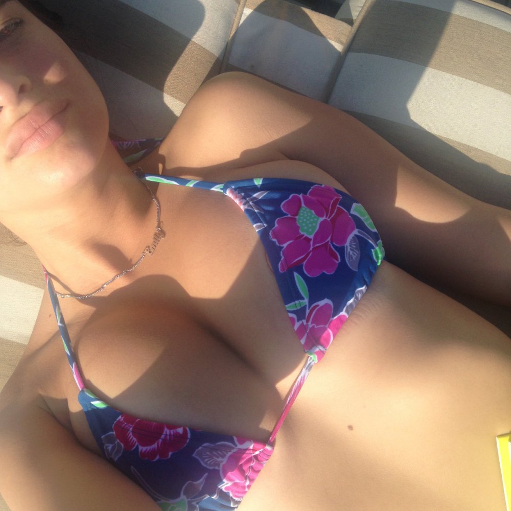 emily_ratajkowski_nude #5J99NxXu